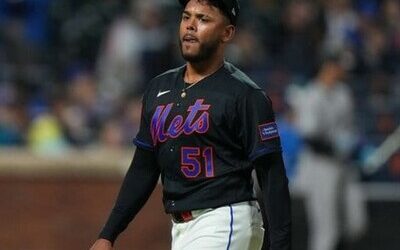 Rockies frenan el buen momento de los Mets; Freddy Peralta pierde