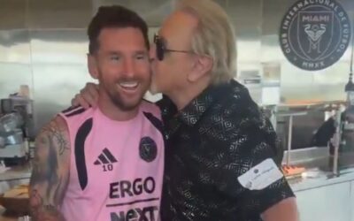 Así reaccionó Carlos Villagrán tras conocer a Lionel Messi | VIDEO