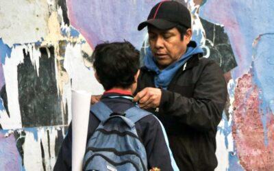«Es un golpe bajo y no tengo idea que haré con mi hijo»; padres analizan opciones tras cambios en calendario de la SEP