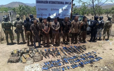 La Marina detiene a 13 presuntos integrantes de Los Chapitos en Rosario, Sinaloa