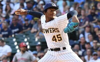 MLB: Abner Uribe se disculpa con sus compañeros por gesto
