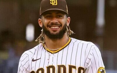 Fernando Tatis Jr. tras su 1er jonrón de la campaña «Ya era hora»