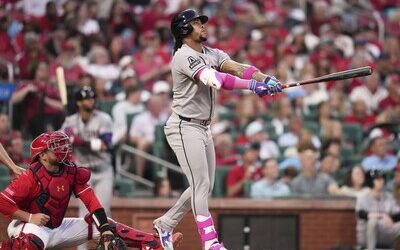 Devers y Adames pegan jonrón pero Marte decide con bambinazo