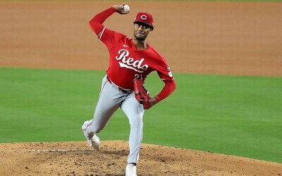 MLB: Hunter Greene tira su primera sesión luego de operación de codo