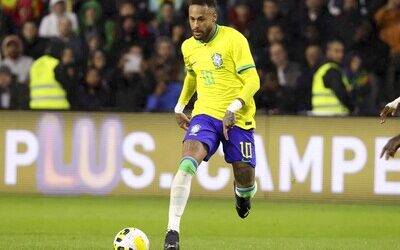 Neymar sufre una lesión de grado II y es duda para el debut de Btasil
