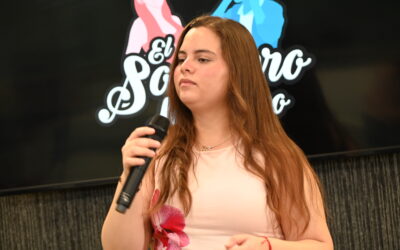 Joven lagunera destaca por su voz