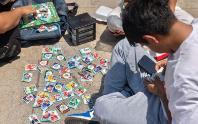 De los recreos a Bellas Artes: niños convierten estampas del álbum del Mundial 2026 en negocio y pasión