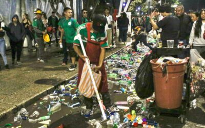 Basura, encharcamientos e incidentes marcan los festejos por el triunfo de México ante Chequia