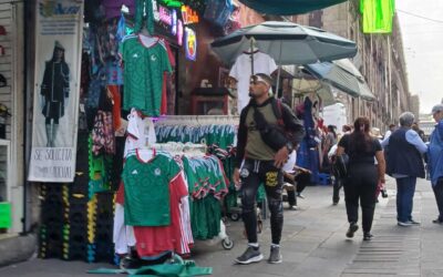 ‘De a 100 pesitos’, playeras pirata de la selección inundan el Centro Histórico a días del Mundial