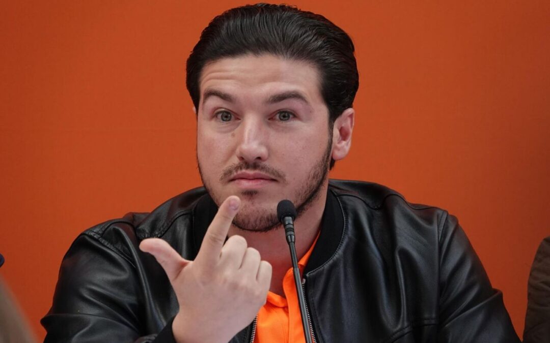 Samuel García suma polémica en medio de su »modo party» mundialista