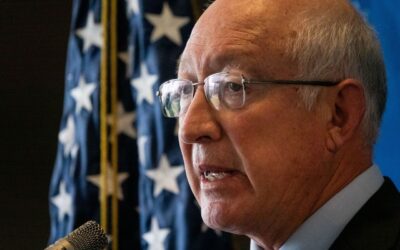 Ken Salazar, el »amigo» de AMLO que se volvió incómodo para la 4T