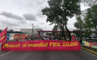 Policías frenan marcha de la CNTE que iba hacia el Estadio Ciudad de México