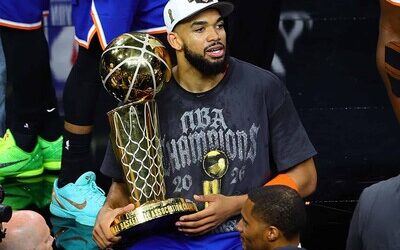 Karl-Anthony Towns llevará a RD trofeo tras victoria en la NBA