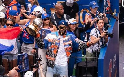 Towns y los Knicks encabezan desfile en NY