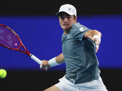 Joao Fonseca clasifica a la segunda ronda de Wimbledon