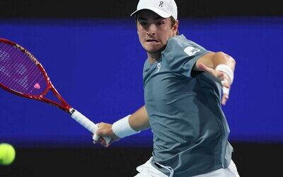 Joao Fonseca clasifica a la segunda ronda de Wimbledon