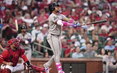 Ketel Marte deja en el terreno a los Dodgers con un jonrón