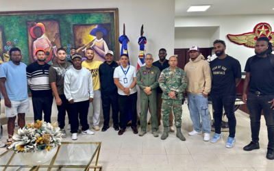 Llega al país segundo grupo de peloteros de RD varados Venezuela