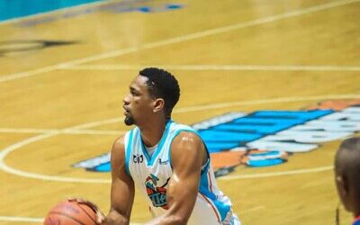 LNB: Titanes superaron a Héroes en debut de Luis David Montero