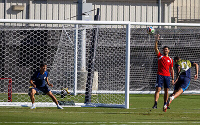 Paraguay se juega ante Australia, la supervivencia