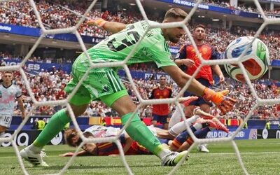 Unai Simón deja en 649 minutos el récord de no permitir goles