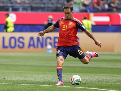 España convence, golea y avanza a los octavos de final