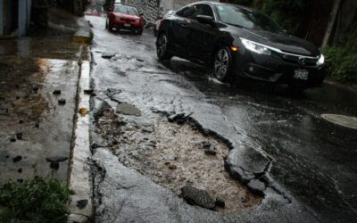Reparar un bache en la CDMX podría costarte una multa de miles de pesos; esta es la razón