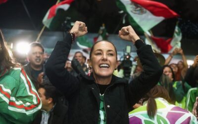 Sheinbaum ve el partido de México vs Inglaterra en Nezahualcóyotl, Estado de México