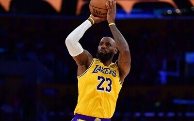 Agente: LeBron James valora 10 posibles nuevos equipos