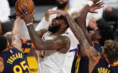La NBA usará balones con microchips y «tiro libre único»
