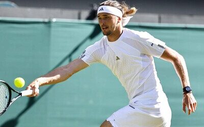 Alexander Zverev gana y busca solidez en Wimbledon