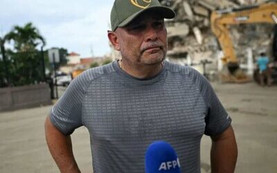 Eliézer Alfonzo busca hija y esposa en hotel devastado por sismos