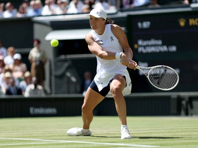 Iga Swiatek vence a Pliskova, y busca defender Wimbledon