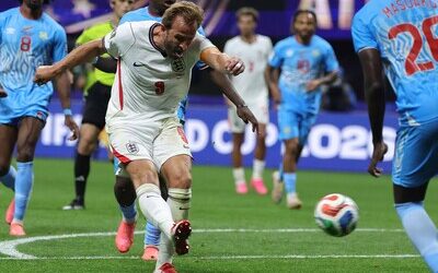 Kane rescata a Inglaterra y se cita con México en octavos