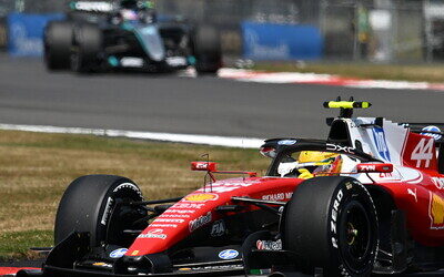 Lewis Hamilton saldrá desde la pole en Silverstone