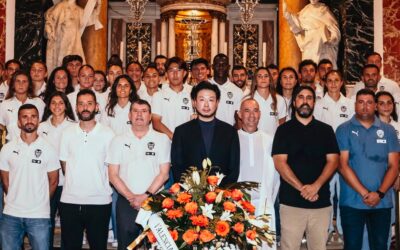Kiat Lim visita el nuevo Mestalla y la Basílica junto a la plantilla