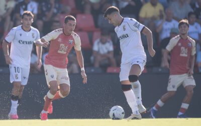 El Ceuta se lleva su trofeo a costa de la primera derrota del Málaga