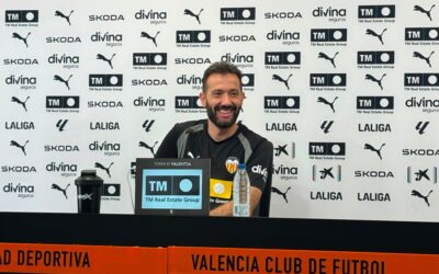 Carlos Corberán: “Yo deseo ser entrenador del Valencia en Europa; pero las palabras sin hechos irritan”