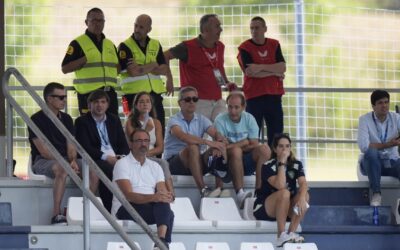 La plantilla se plantó en solidaridad con problemas de empleados y jugadoras del equipo femenino