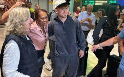 Harvey Elliott aterriza en Valencia: «Espero llevar a este gran club a competición europea»