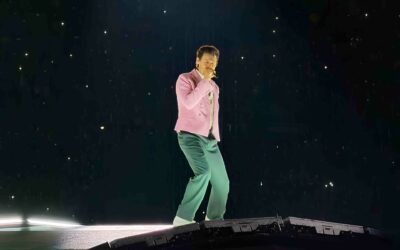 Harry Styles sufre caída en concierto y lo comparan con ‘Juanga’