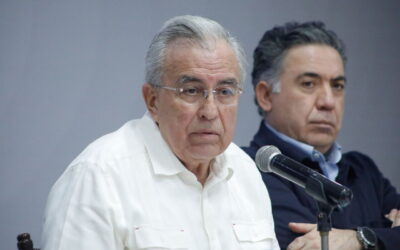 Así pasó Rubén Rocha Moya de ser defendido por AMLO y Morena a quedarse sin respaldo