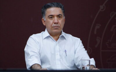Enrique Inzunza deja la bancada de Morena y continuará como senador independiente