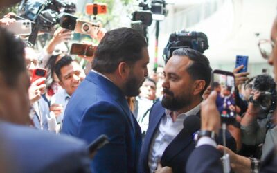 El morenista Arturo Ávila y el priista Carlos Gutiérrez se insultan y jalonean en el Senado