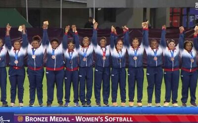 RD se queda con el bronce del softbol femenino