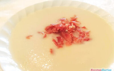 Sopa fría de melón con jamón