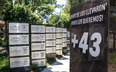 Una funeraria, celulares de normalistas y un halcón: las claves de las nuevas líneas de investigación de Ayotzinapa