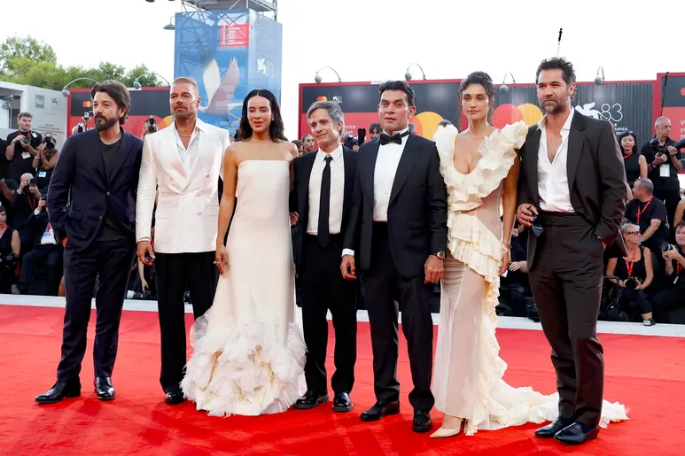 Gael García se gana ovación en Venecia