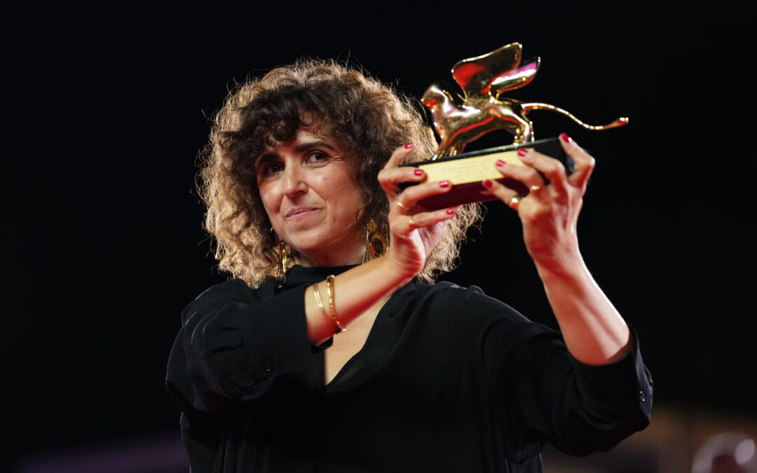 Una mujer desconocida gana el León de Oro en Venecia