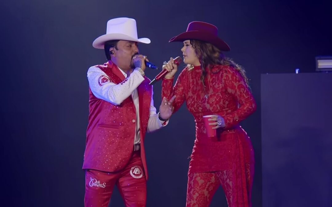 Laguneros de Los Dos Carnales sorprenden al cantar en vivo con Yuridia